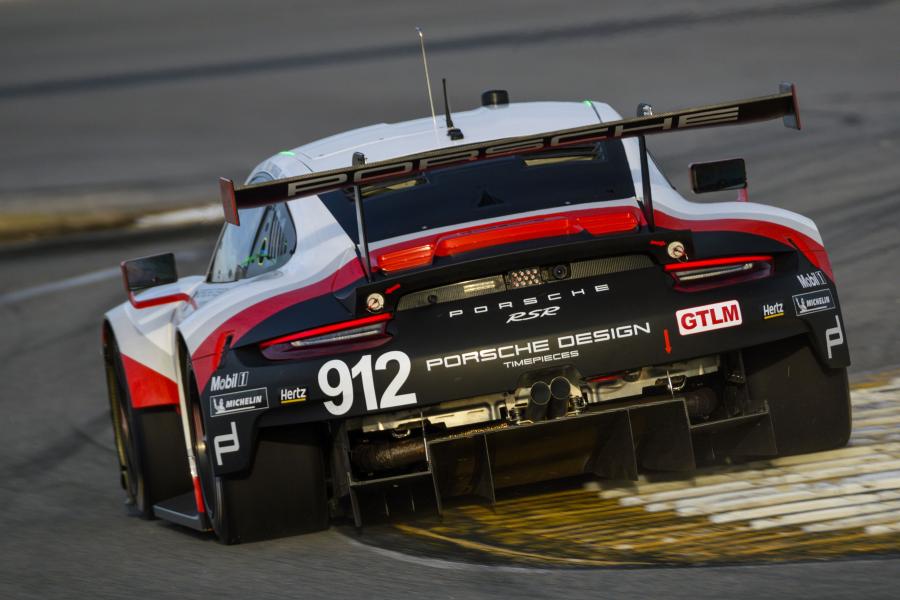  Porsche 911 RSR (991) 2017 года  (фото 38 из 39)